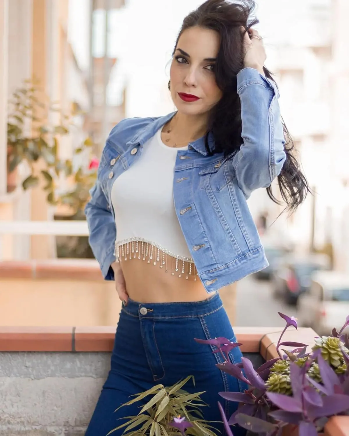 luvamia 2025 Cropped Jean Jackets for Women Fashion Short Denim Shacket Jacket Lightweight Fitted Stretchy with Pockets