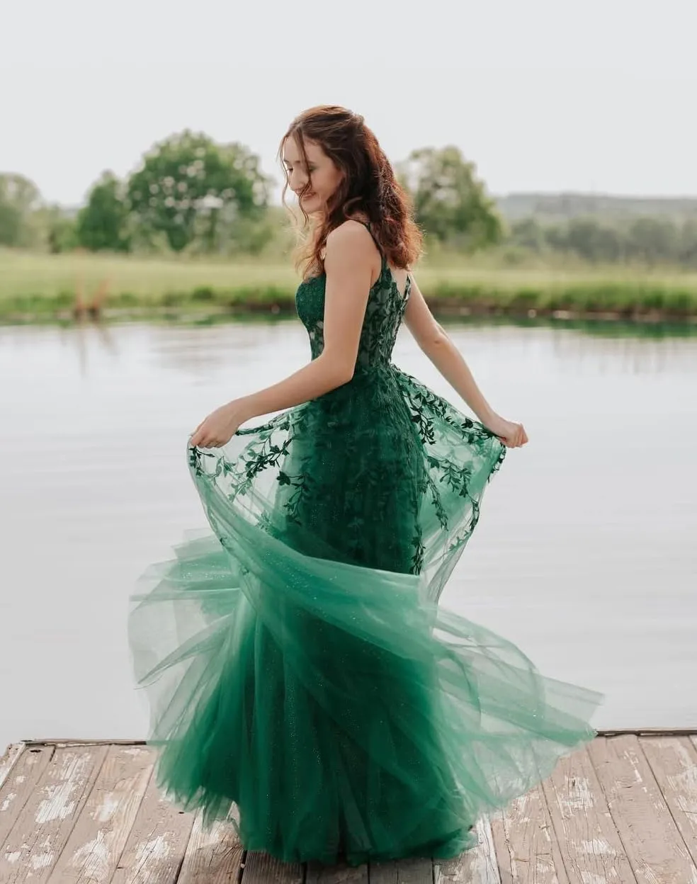 Sparkly Tulle Prom Dresses 2025 Lace Appliques Ball Gown Long Spaghetti Straps Formal Evening Gowns with Slit