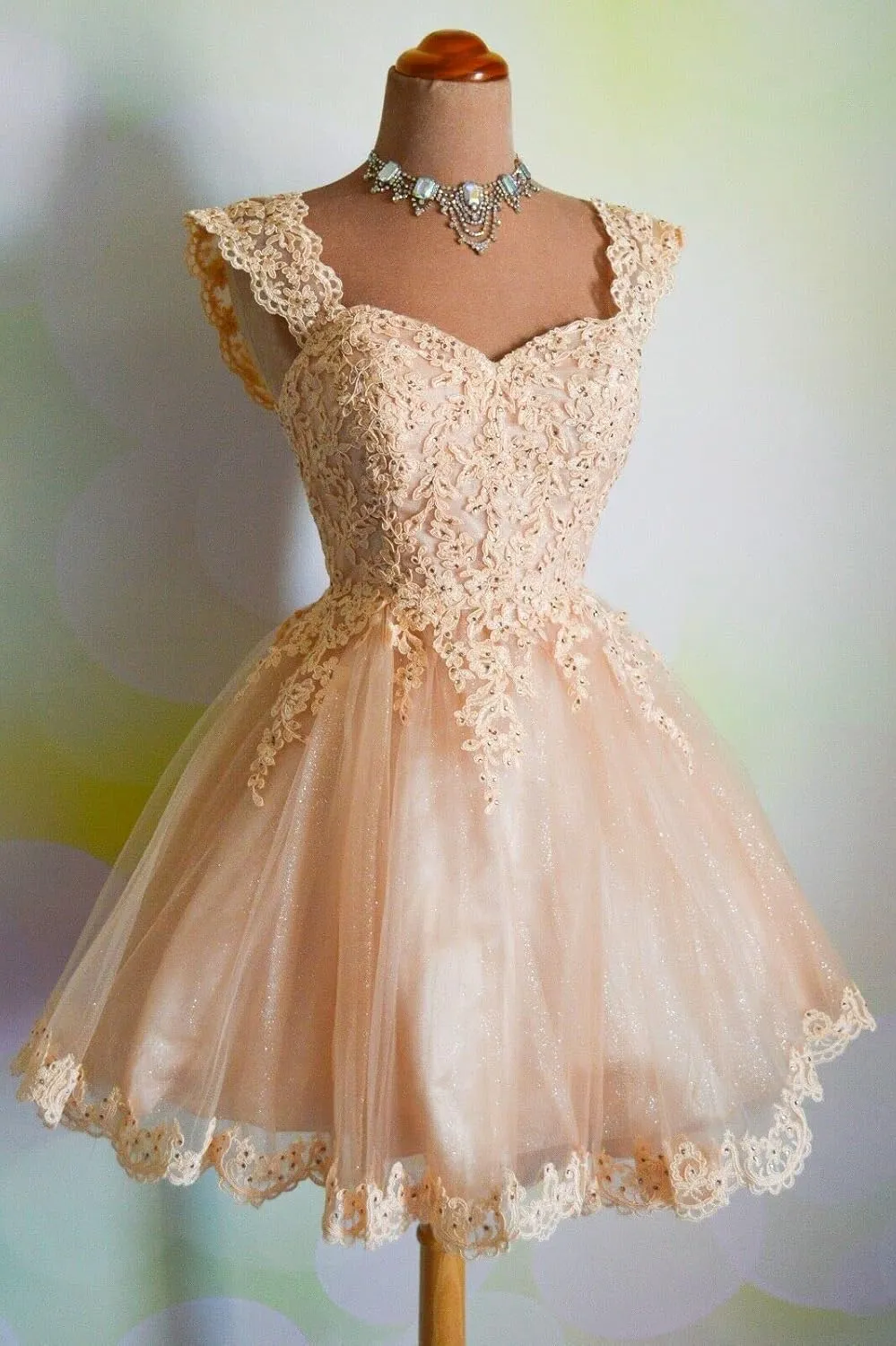 Sweetheart Homecoming Dress Lace Appliques Prom Dress Beaded Lace Mini Dress