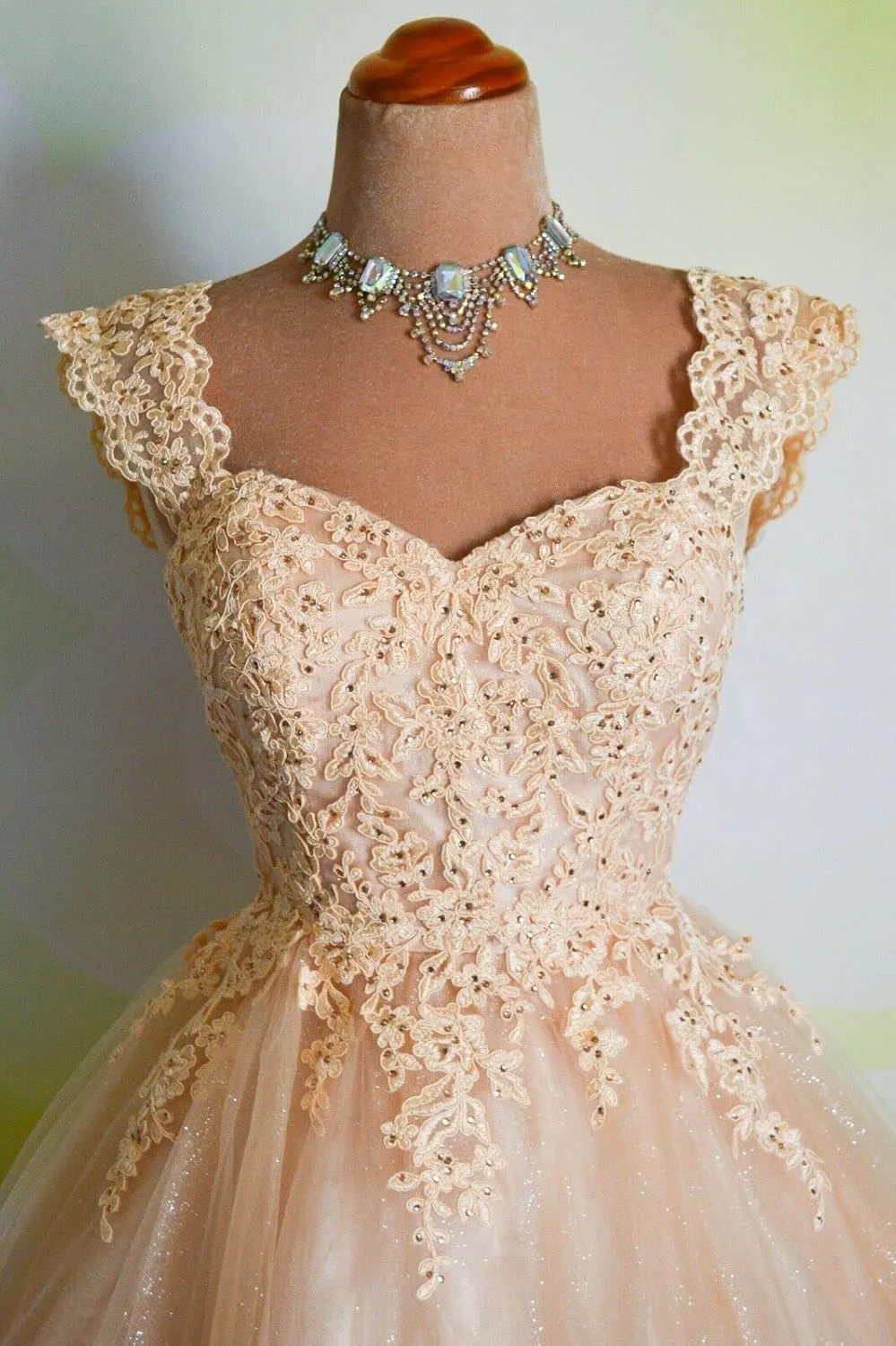 Sweetheart Homecoming Dress Lace Appliques Prom Dress Beaded Lace Mini Dress