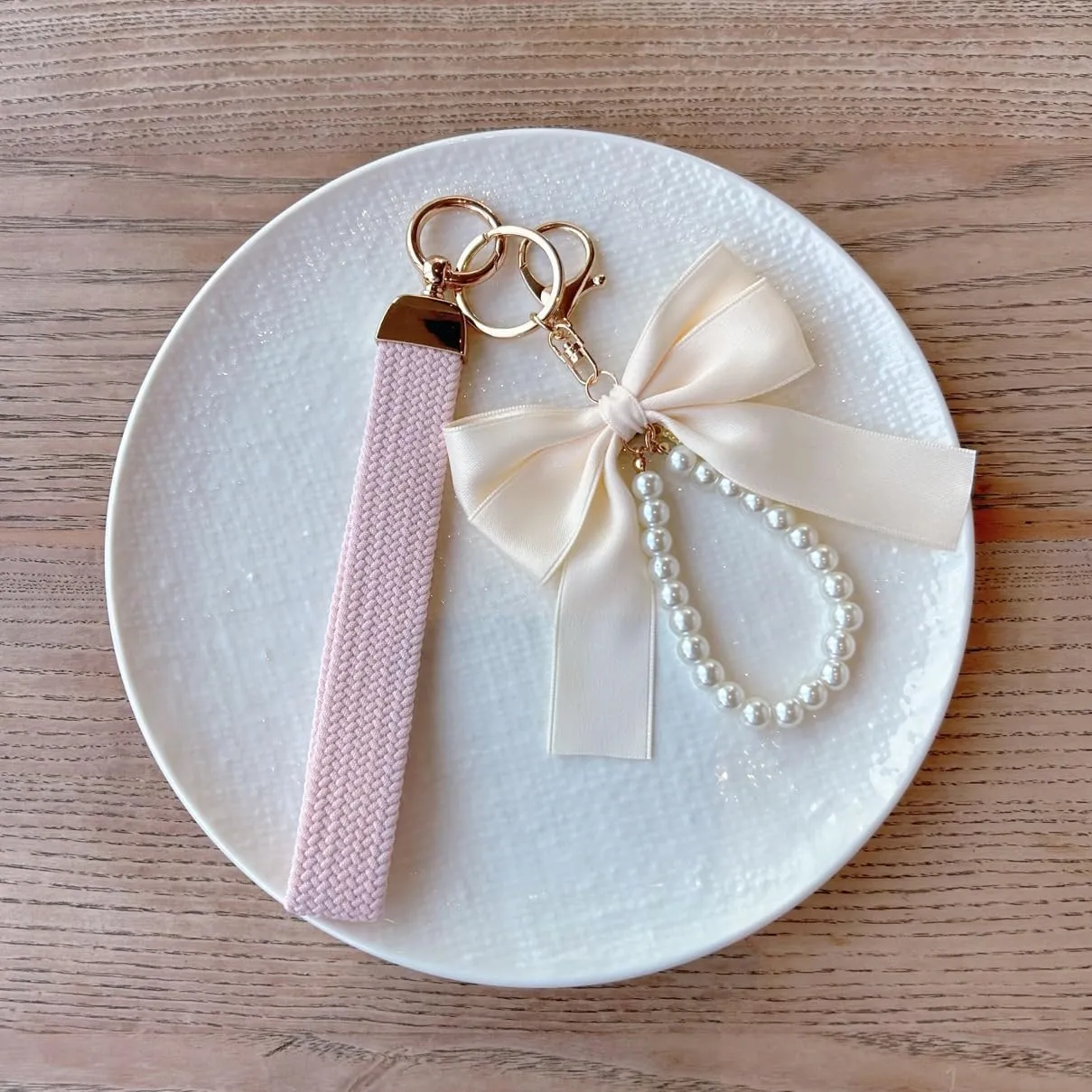 Wristlet Keychain for Women Wrist Lanyard for Keys Wristlet Strap Keychain Wristlet with D-ring and Cute Bow Keychain